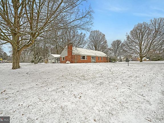 2nd image of 1105 Outer Dr