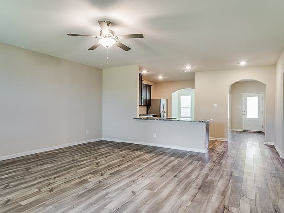 3rd image of 1040 Maidenhair Ln