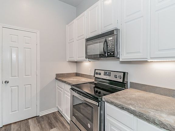 5th image of 5007 Birchman Ave