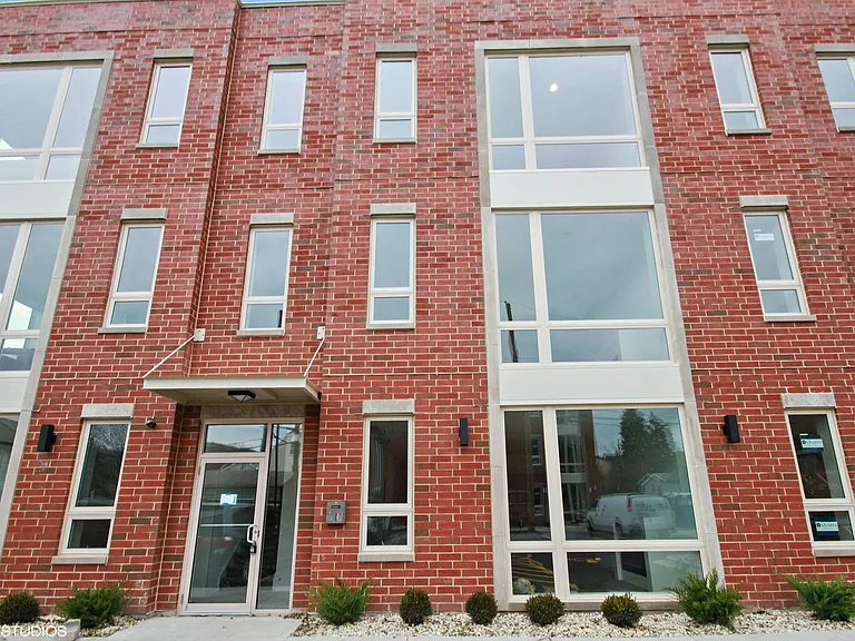 4111 N Narragansett — Photo 32