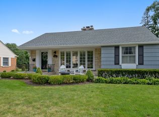 2013 Robincrest Ln, Glenview, IL 60025