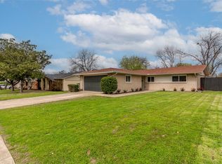 912 Prestwick Ln, Richardson, TX 75080