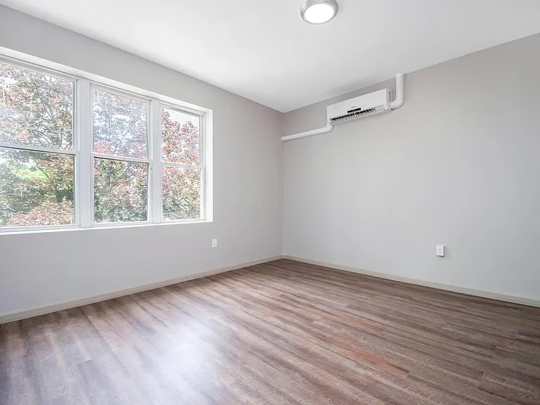 479 Farmington Ave #303 — Photo 7