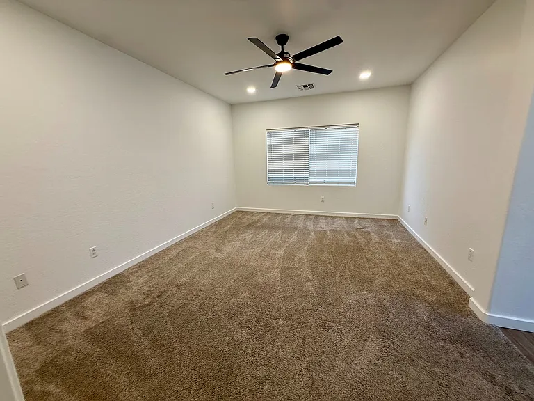 15238 W Custer Ln — Photo 12