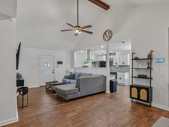 4th image of 13850 Felicity Dr