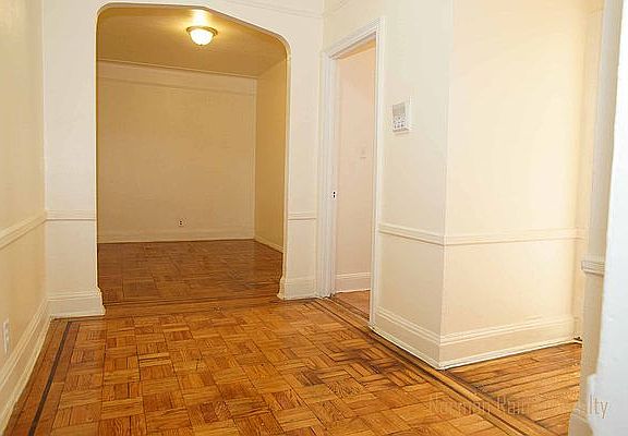 3rd image of 150 E 18th St APT 2B