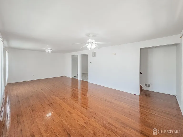 105R Lowell St — Photo 3
