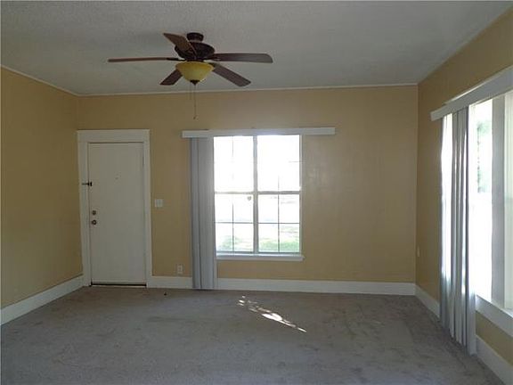 4th image of 2100 Avenue D