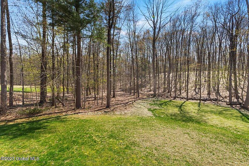 5th image of 29 Cayuga Court