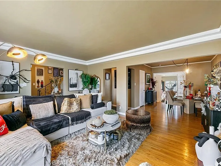 3907 Edgehill Dr — Photo 14