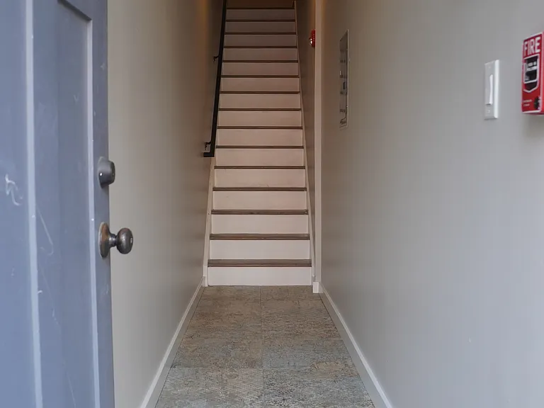 1764 Frankford Ave — Photo 10