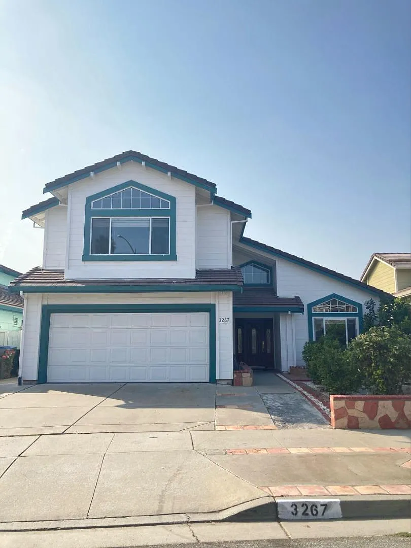 3267 Moreno Ave photo 1