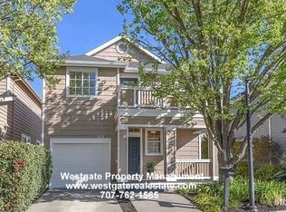 2083 Easton Dr, Petaluma, CA 94952