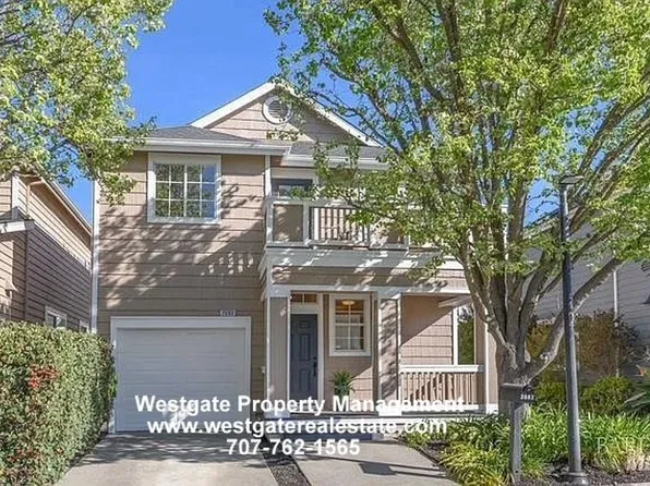 2083 Easton Dr, Petaluma, CA 94952