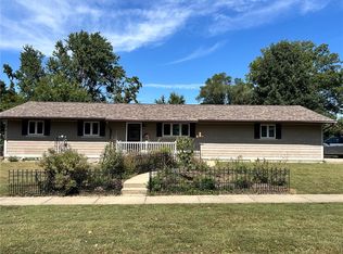 1905 Harrison Ave, Charleston, IL 61920