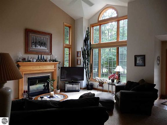 5th image of 3480 Autumn Leaf Dr
