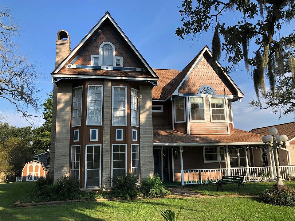 1st image of 111 Oak Hill Dr
