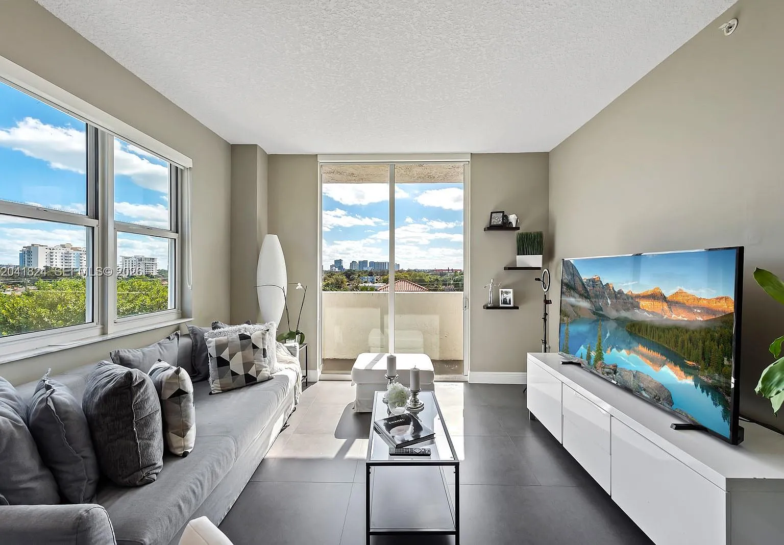 The Aston Condo — Photo 2