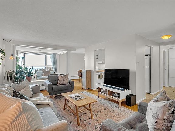 4th image of 1356 Meadowlands Dr E #1007