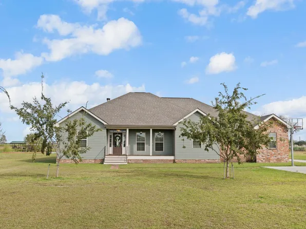 13283 Lotus St, Vacherie, LA 70090