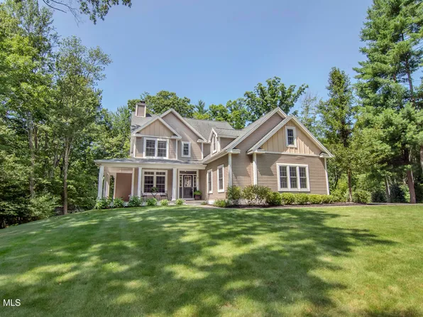 3 Iris Drive, Saratoga Springs, NY 12866
