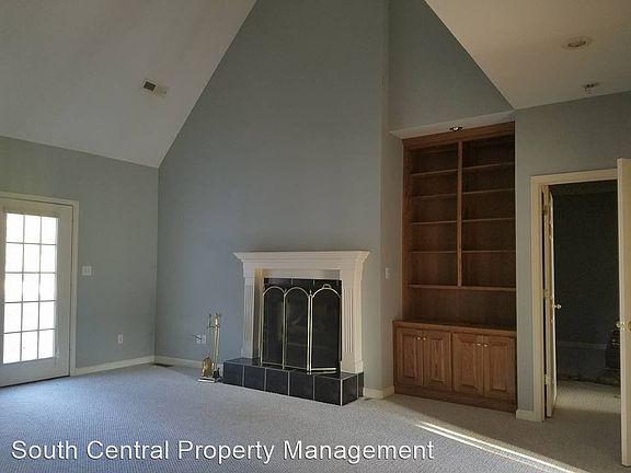 4th image of 250 Evergreen Ct