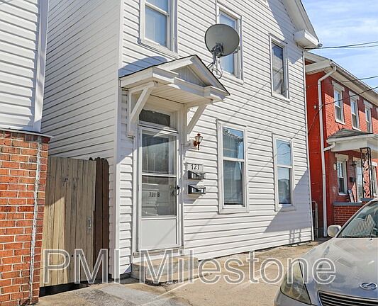 3rd image of 721 2nd St Unit A