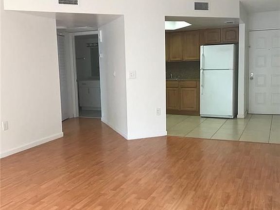 5th image of 8353 Lake Dr APT 205