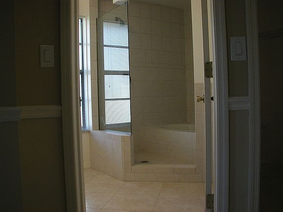 3rd image of 2304 SE 18th Pl