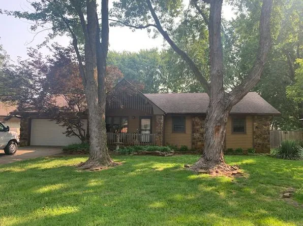 3830 S Queens Court, Springfield, MO 65807