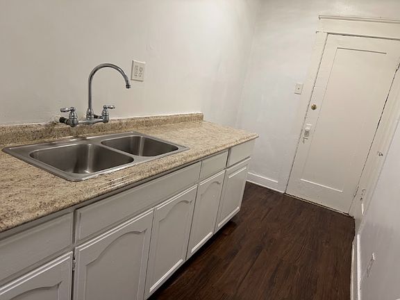 5th image of 1425 Alvarado Ter #106
