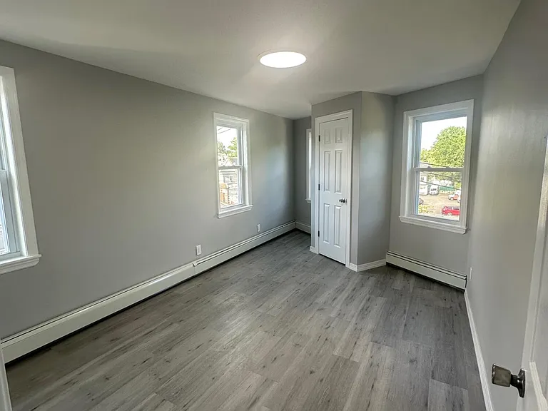 6343 Amboy Rd #3 — Photo 8