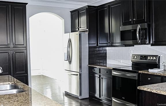 4th image of 9020 Arnsberg Dr