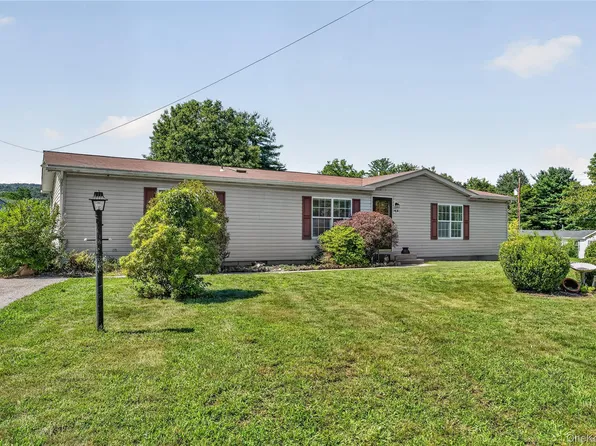 43 Palm Dr, Bloomingburg, NY 12721