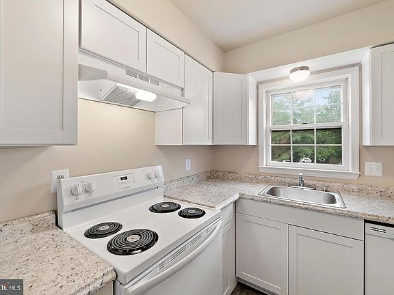 5th image of 77 Institute Ln