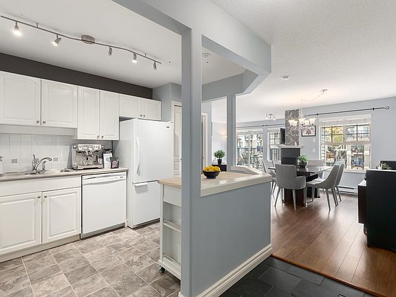 4th image of 211 12th St #501