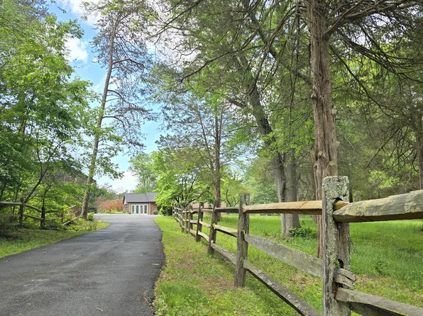 15125 Braddock Rd, Centreville, VA