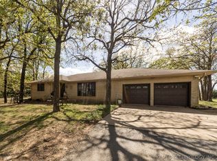 222 N Oak Grove Rd, Cushing, OK 74023