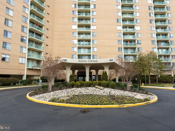 501 Slaters Ln APT 615, Alexandria, VA 22314