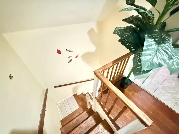 69 Humphrey Avenue image 21 of 41