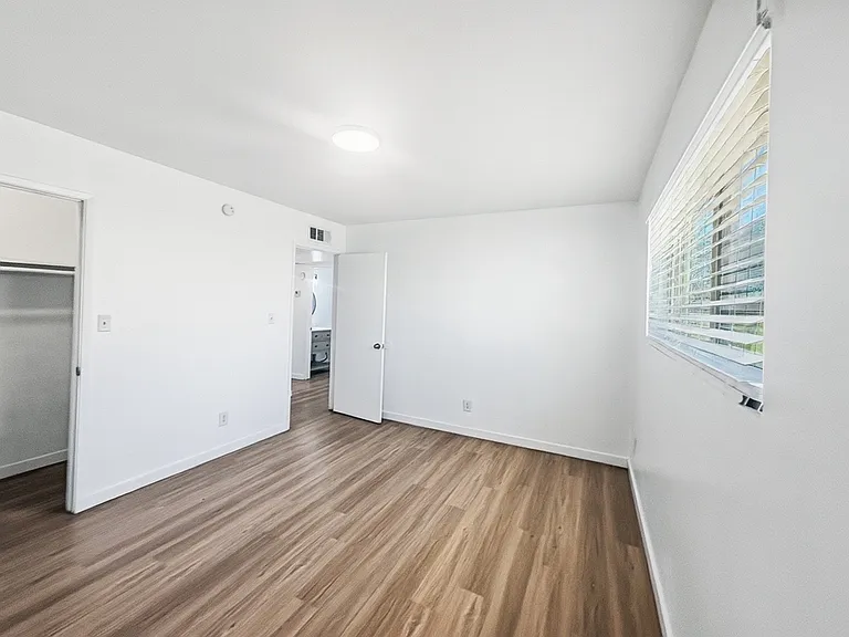 1808 N 31st St #8 — Photo 22