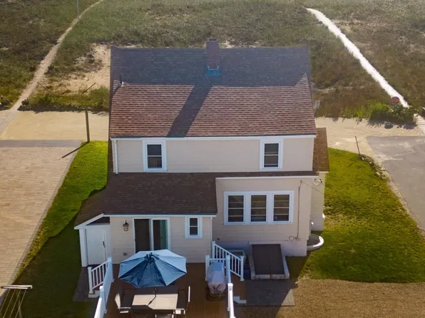 19 Groveland Street, Seabrook, NH 03874