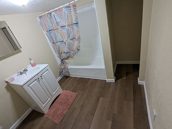 4th image of 312 E Albuquerque St #1-2
