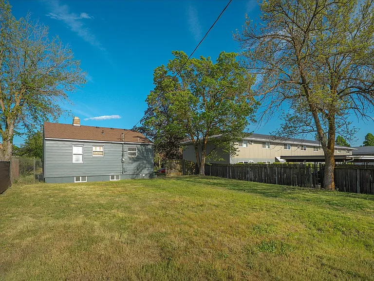 3923 N Walnut St — Photo 29