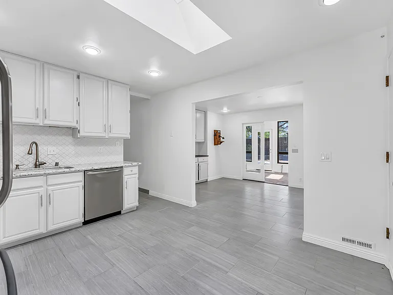 965 Beldon Way — Photo 11