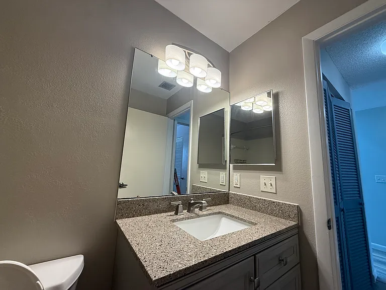 255 Fenwick Dr #18 — Photo 12