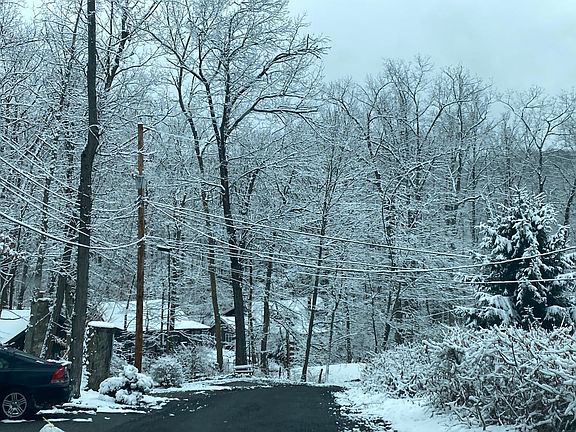 5th image of 17 Mountainside Dr