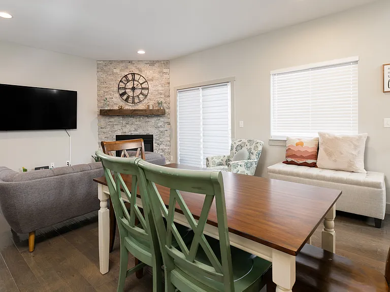 913 Columbine Ave — Photo 5