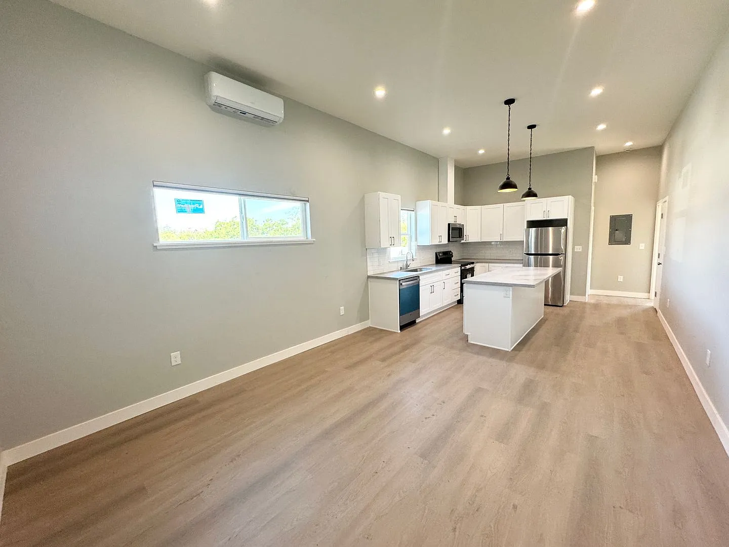 Executive Fully Upgraded Condo in Downtown Livermore — Photo 4