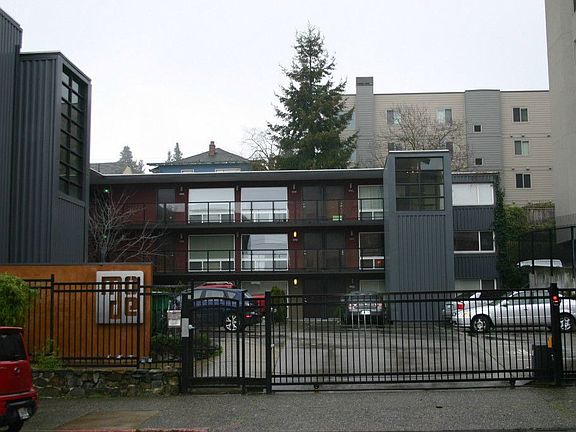2nd image of 752 Bellevue Ave E APT 210